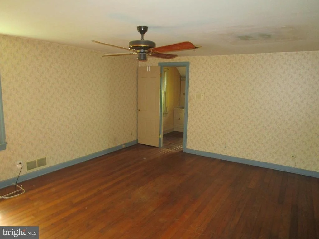 Photo of 40 W FAIRWAY CIRCLE