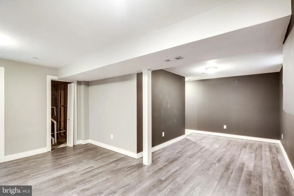Photo of 3319 MAIL ROAD