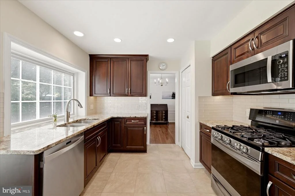 Photo of 705 FOXTAIL CIRCLE NE