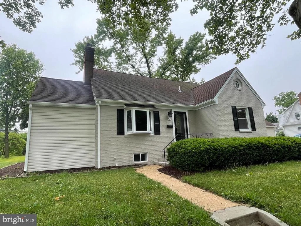 Photo of 401 FOREST VIEW