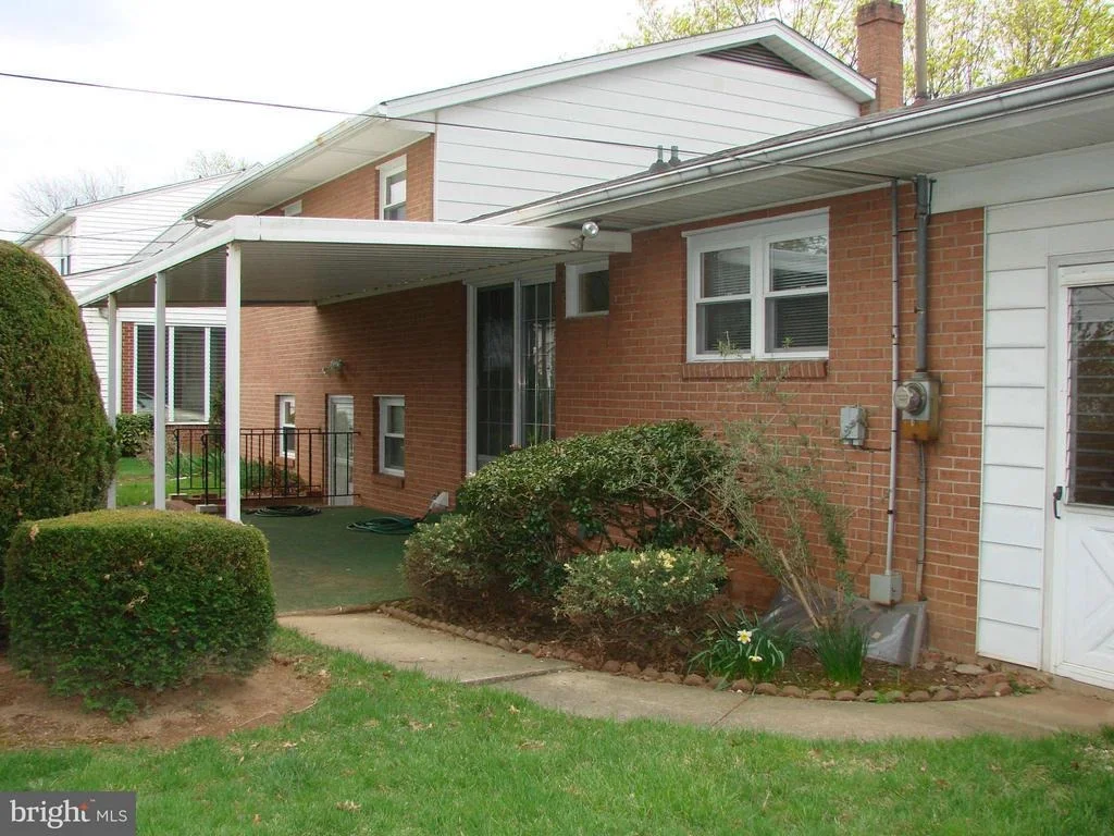 Photo of 210 WYNGATE DRIVE