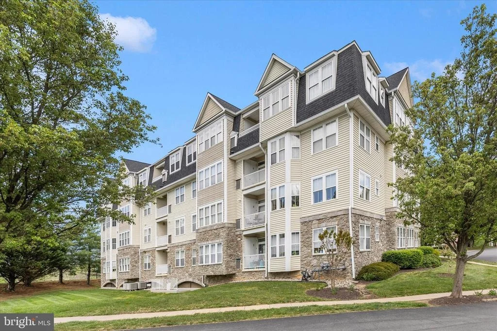 Photo of Unit 105 at 2520 WATERSIDE DRIVE