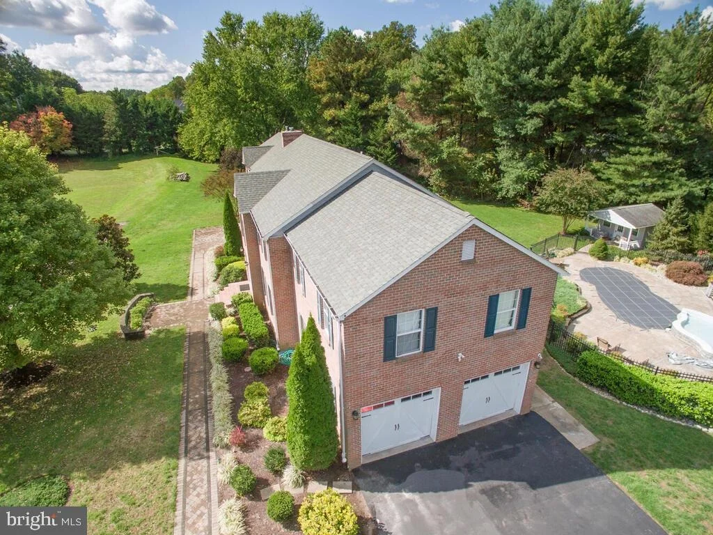 Photo of 12500 PERRYWOOD LANE
