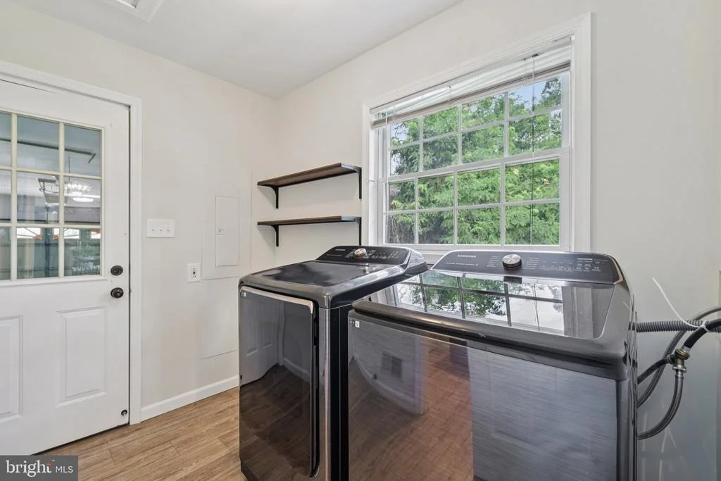 Photo of 7584 CARLIN ROAD