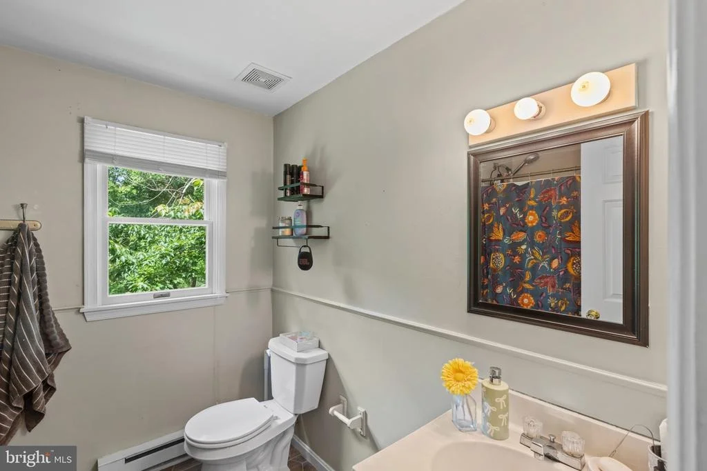 Photo of 1304 NAUGAHYDE ROAD