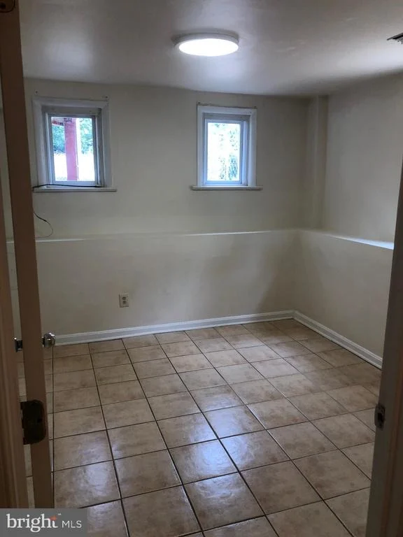 Photo of 516 MENTOR AVENUE