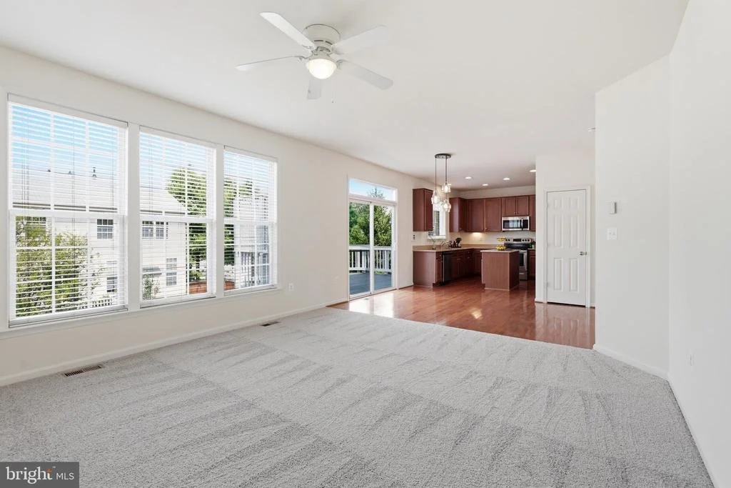 Photo of 17515 MINA LANE