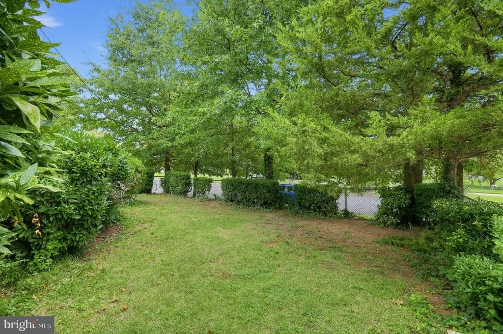 Photo of 2400 EUGENE STREET
