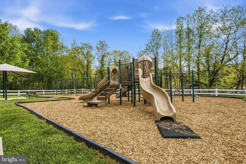 Photo of 131 FAIR BROOK WAY
