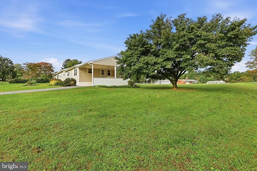 Photo of 11008 CARRIAGE LANE