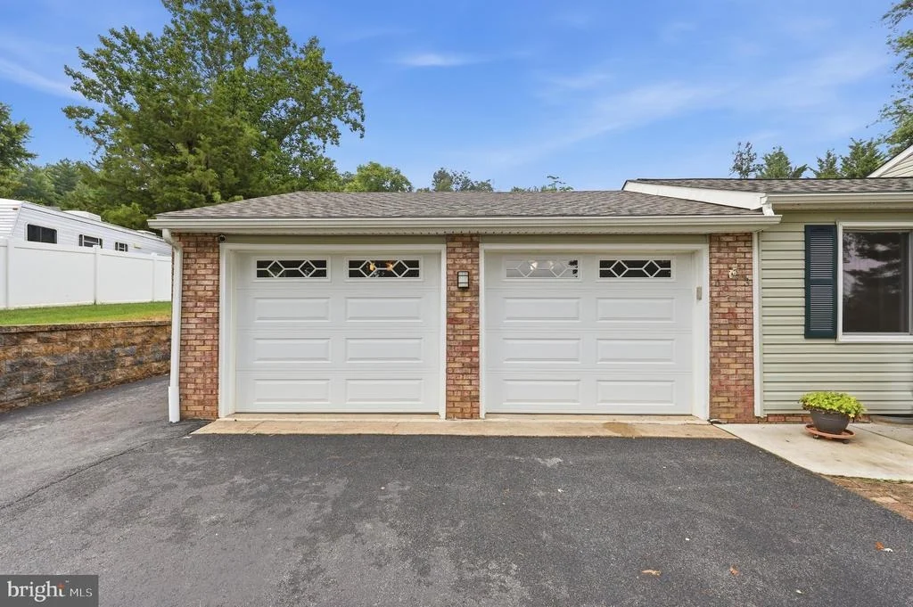 Photo of 6113 ELAINE DRIVE