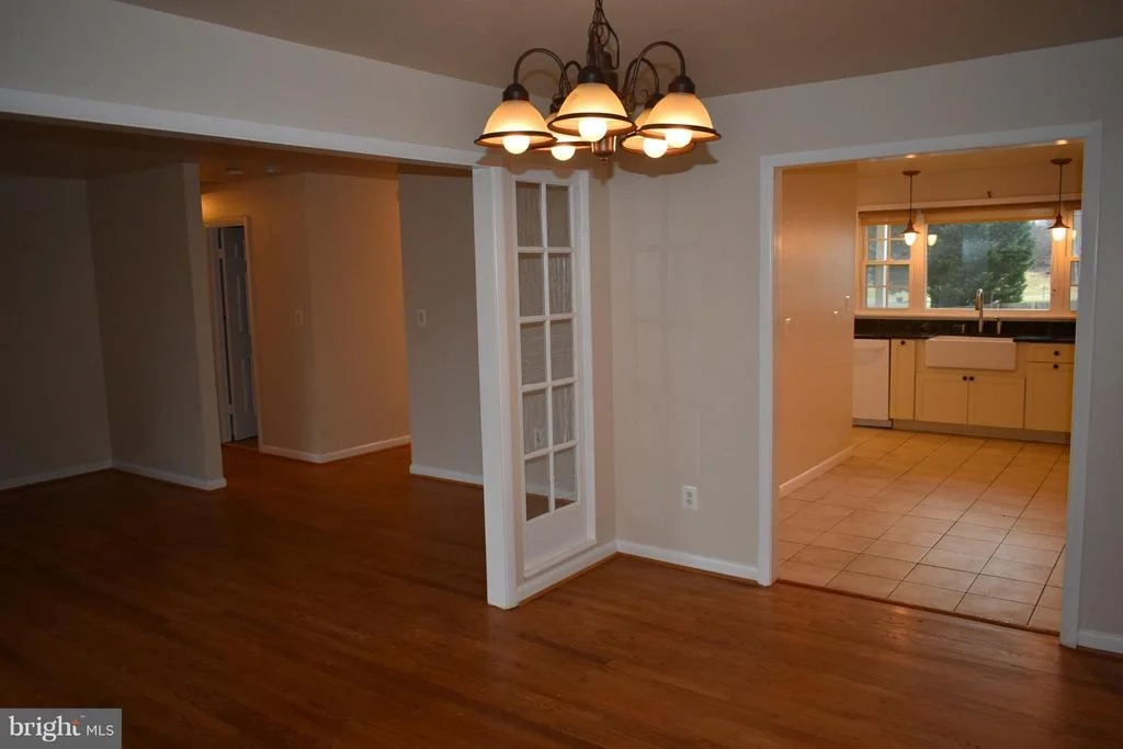 Photo of 6901 MUNCASTER MILL ROAD