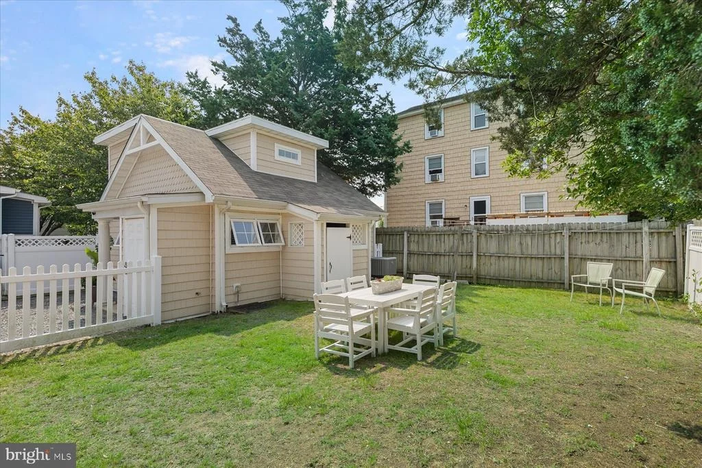 Photo of 16 DELAWARE AVENUE
