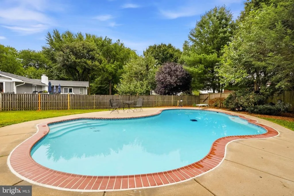 Photo of 109 SUNSET DRIVE