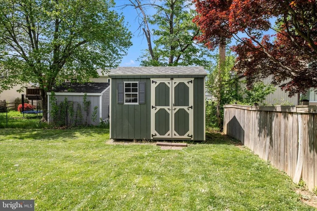 Photo of 5696 PEBBLE DRIVE