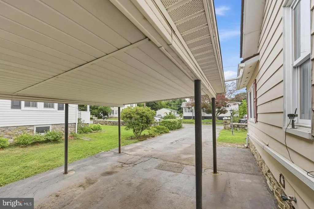 Photo of 25327 HIGHFIELD ROAD