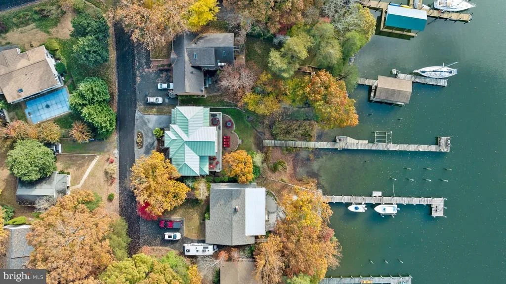 Photo of 206 HARBOR DRIVE