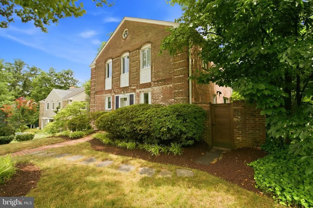 Photo of 432 ARGYLE DRIVE
