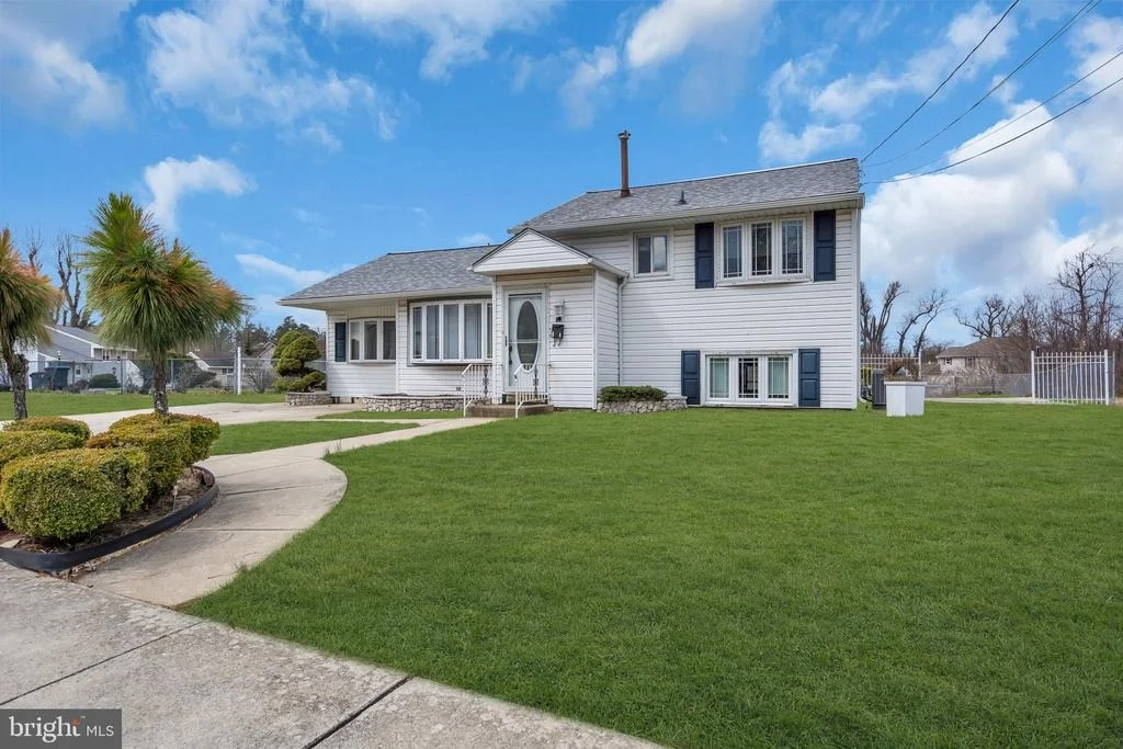 Photo of 103 CARVER DRIVE