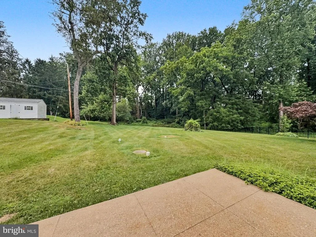 Photo of 1318 DENBY ROAD
