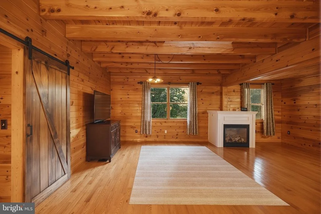 Photo of 253 GLEANINGS DRIVE
