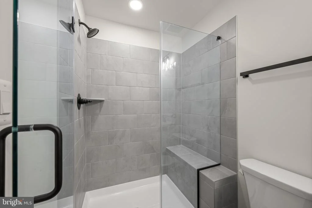 Photo of 2175 GLENCREST CIRCLE