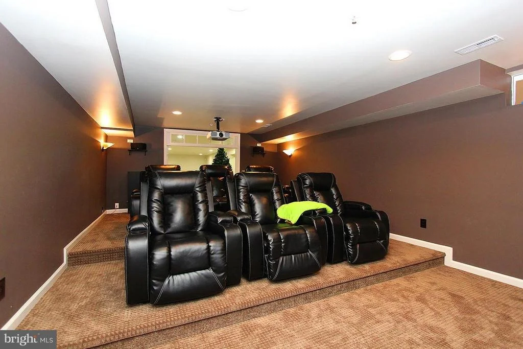 Photo of 13705 VANDERBILT WAY