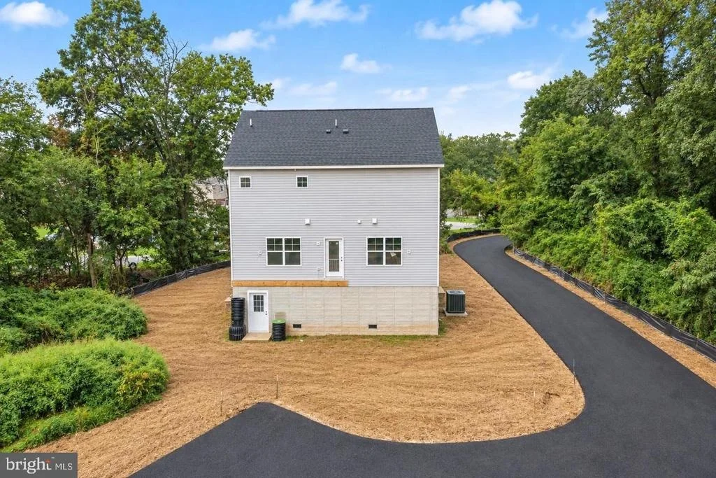 Photo of 721 NOLLMEYER ROAD