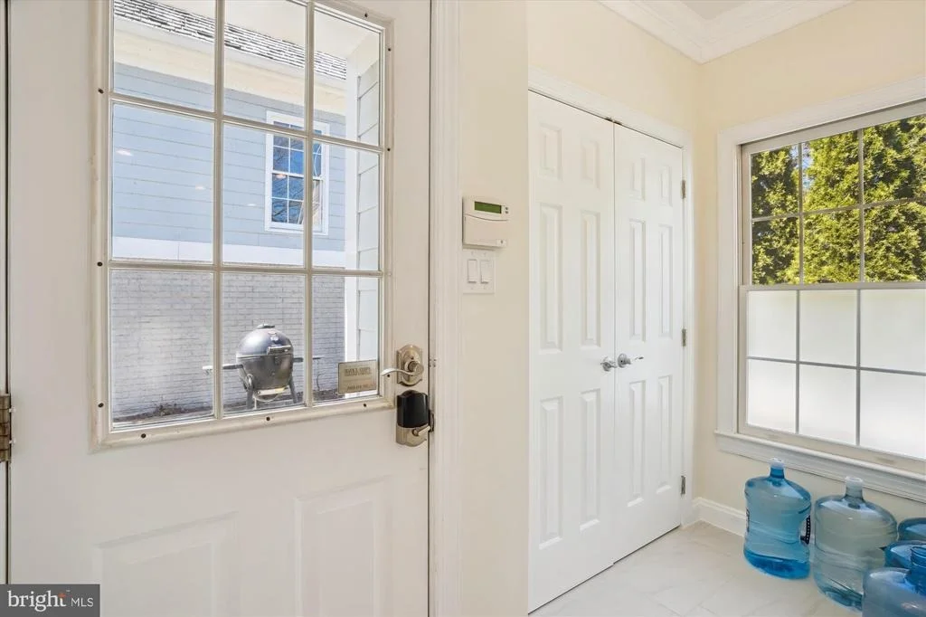 Photo of 302 TSCHIFFELY SQUARE ROAD
