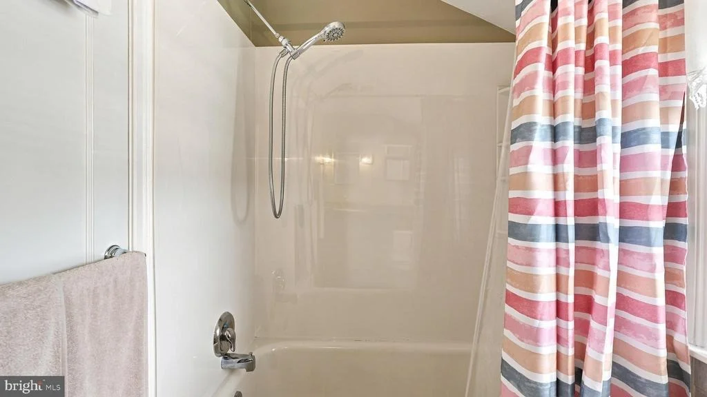 Photo of 424 EVANS AVENUE