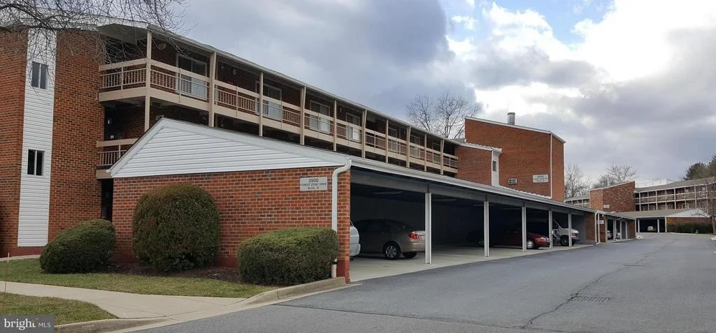 Photo of Unit 152B at 3500 FOREST EDGE DRIVE