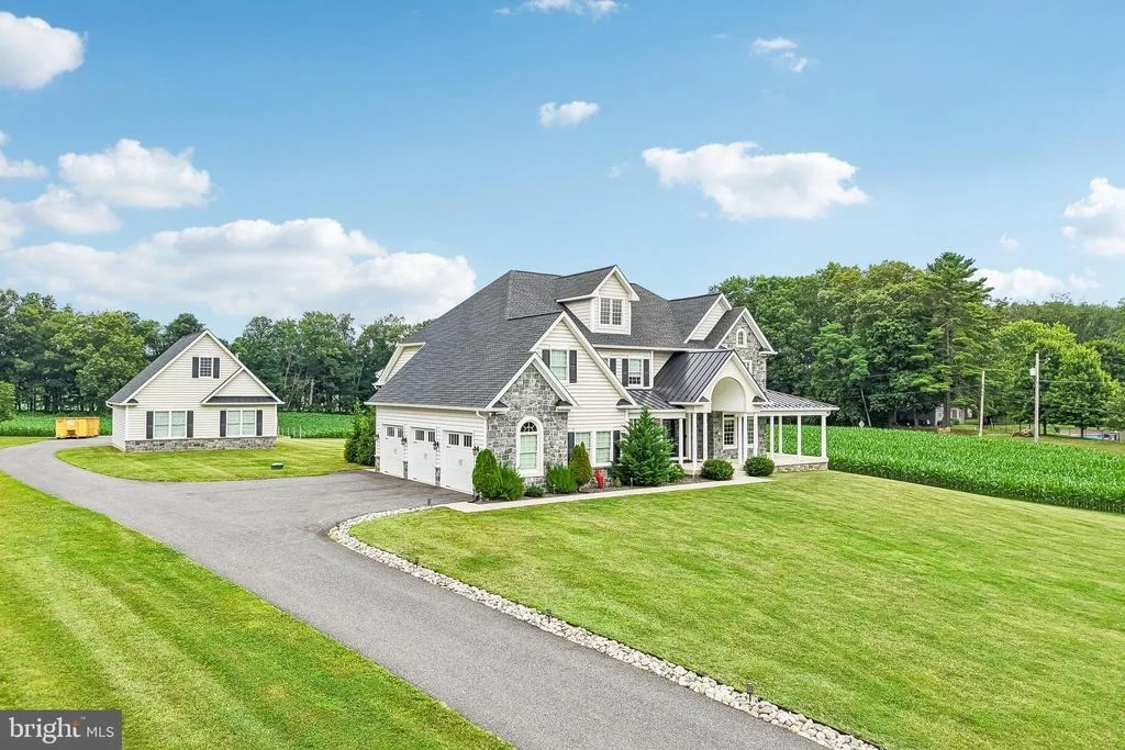 Photo of 1250 HEAPS ROAD