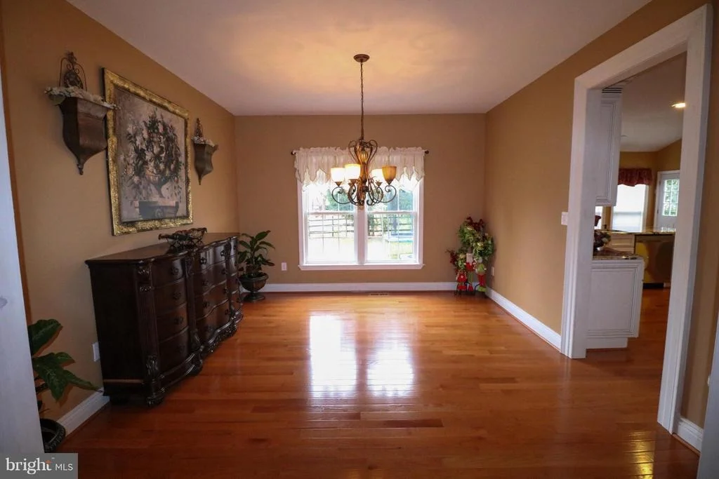 Photo of 1762 CASTLE ROCK ROAD