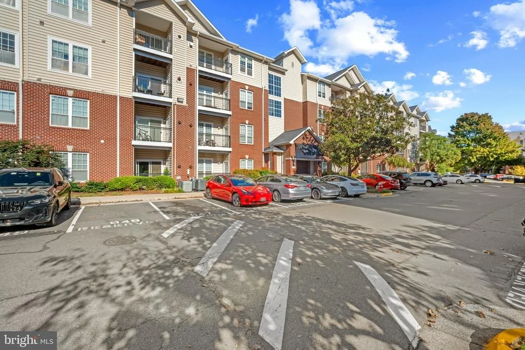 Photo of Unit 4216 at 1580 SPRING GATE DRIVE