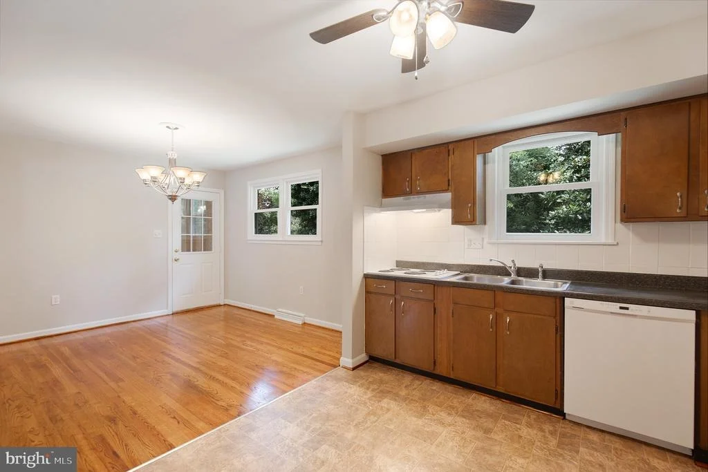 Photo of 12403 LYTTON AVENUE