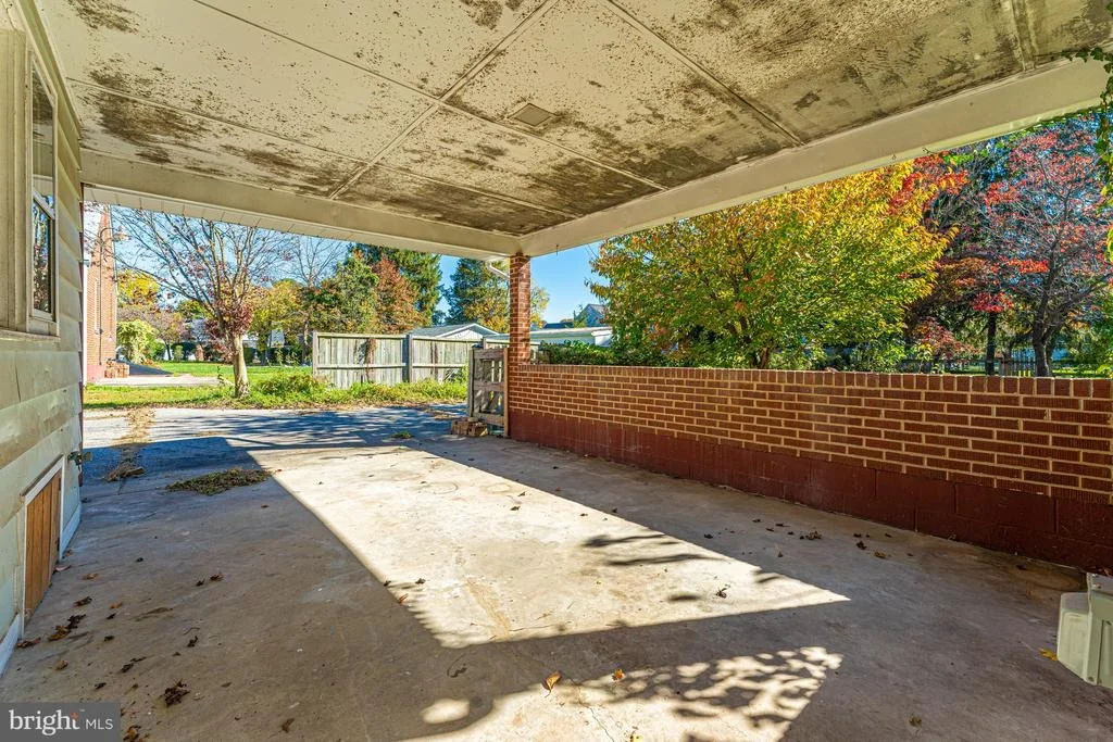Photo of 406 LEE PLACE