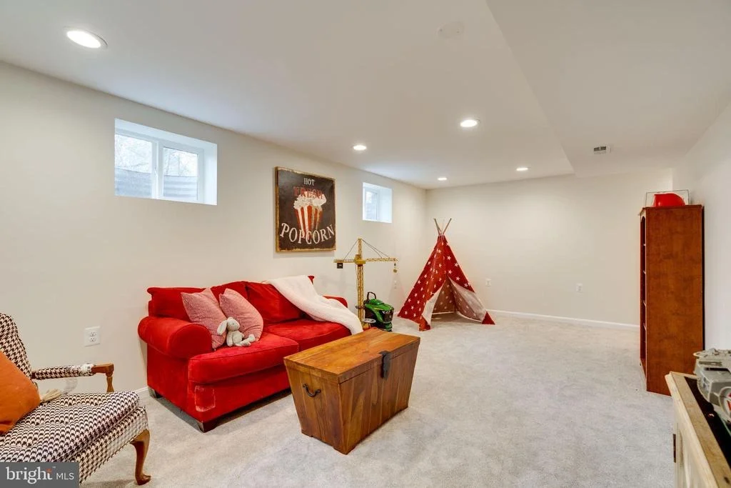 Photo of 6810 HUNTSMAN BOULEVARD