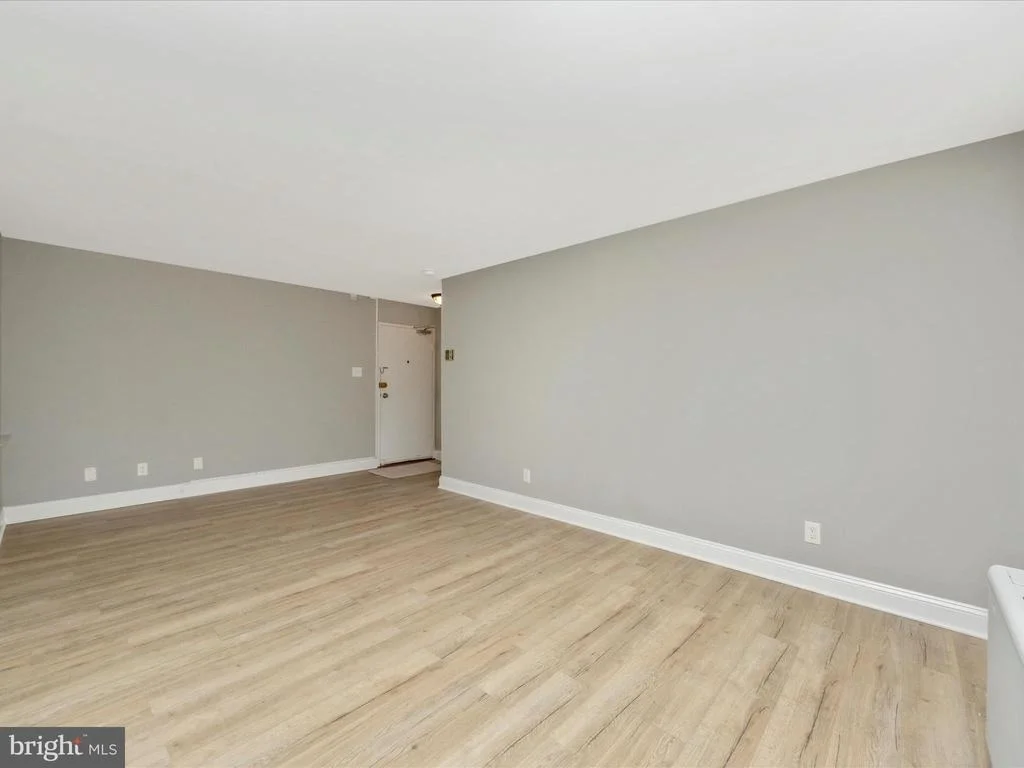 Photo of Unit 417 at 8601 MANCHESTER ROAD