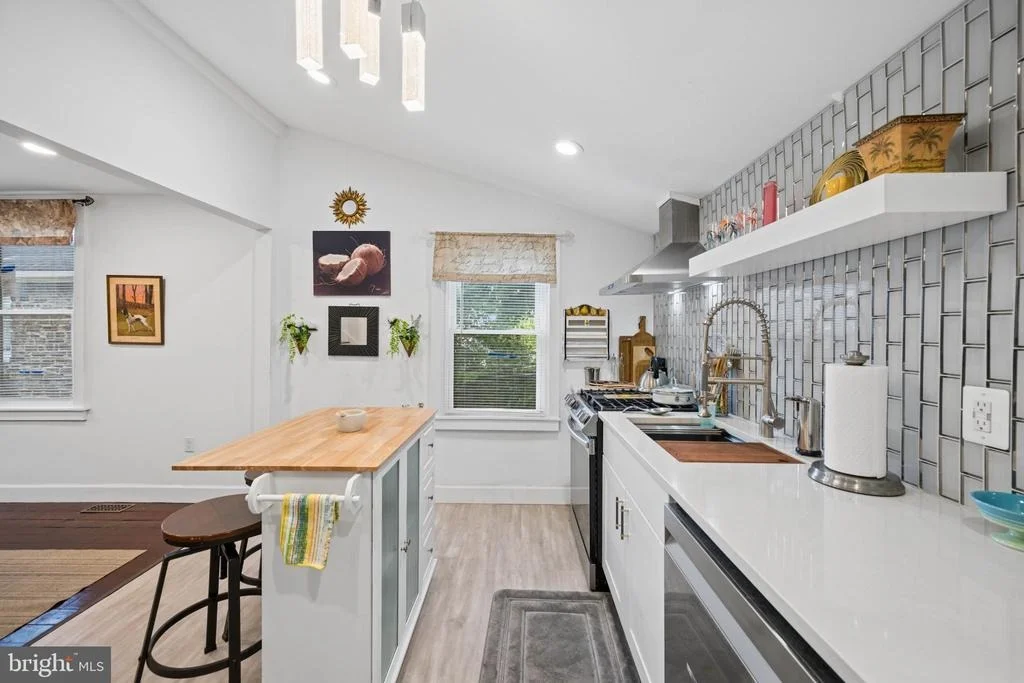 Photo of 3355 FALLS ROAD