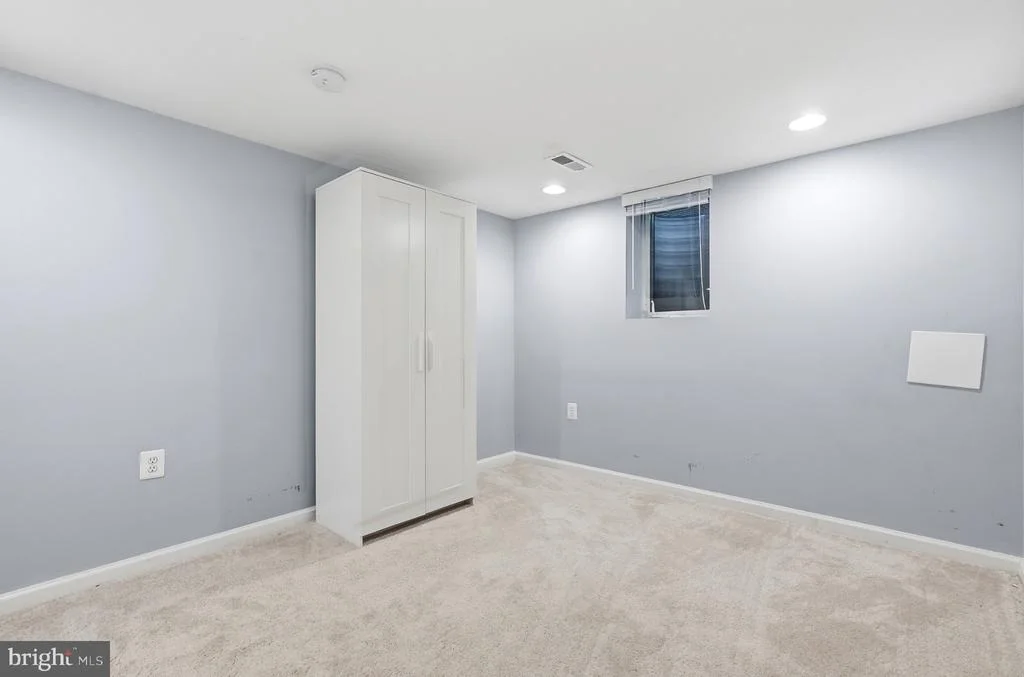 Photo of 6515 GATEWAY BOULEVARD
