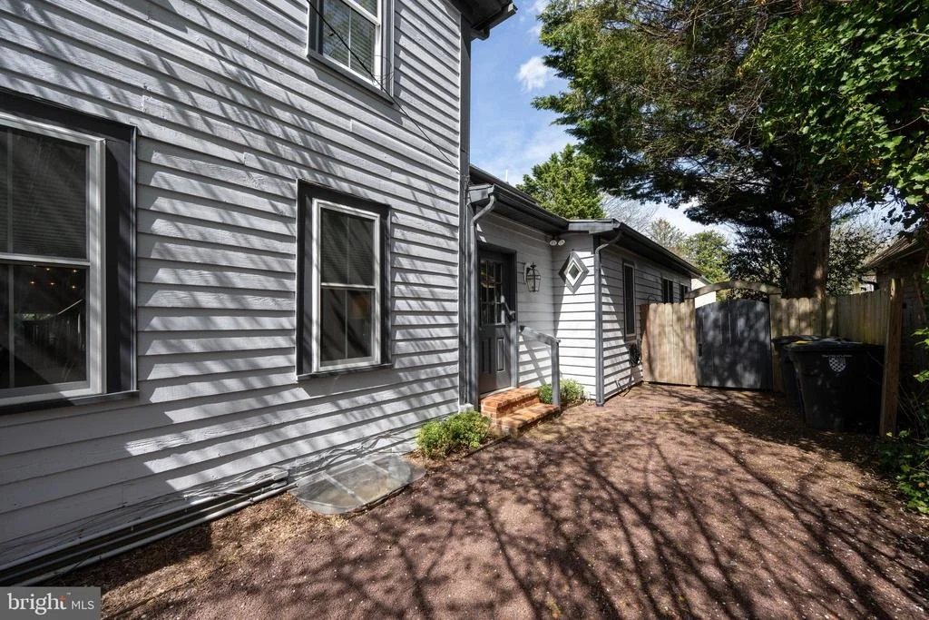 Photo of 211 W 4TH STREET