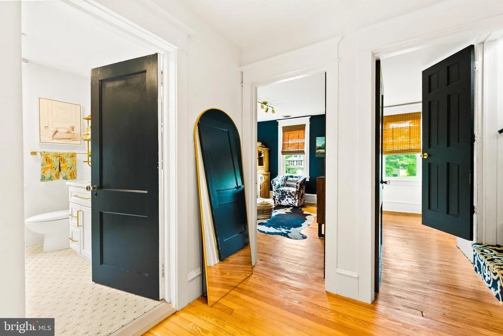 Photo of 1124 MANTUA PIKE