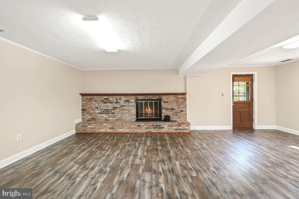 Photo of 882 DIAMOND DRIVE