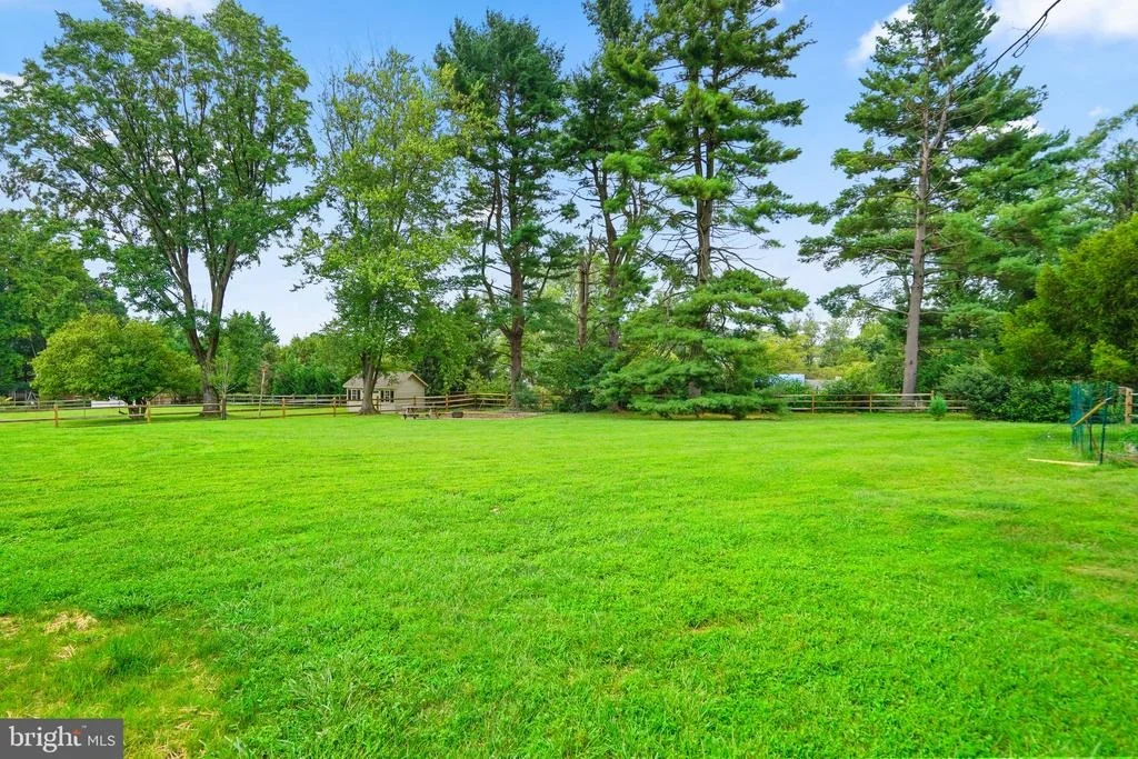 Photo of 3717 KING WILLIAM DRIVE