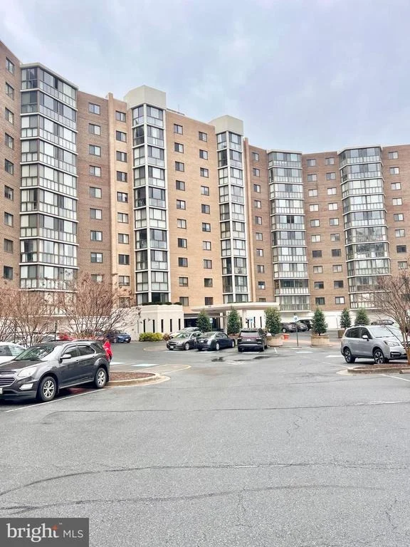 Photo of Unit 4417 at 15100 INTERLACHEN DRIVE