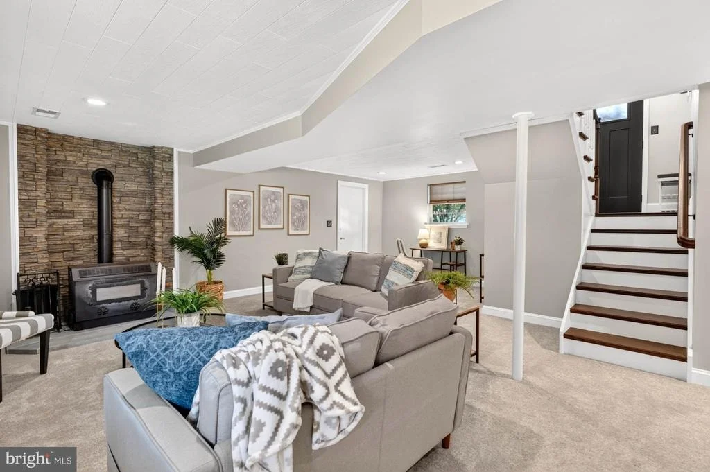 Photo of 4294 WOLF HILL DRIVE