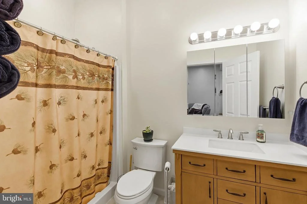 Photo of 33 RED OAK DRIVE