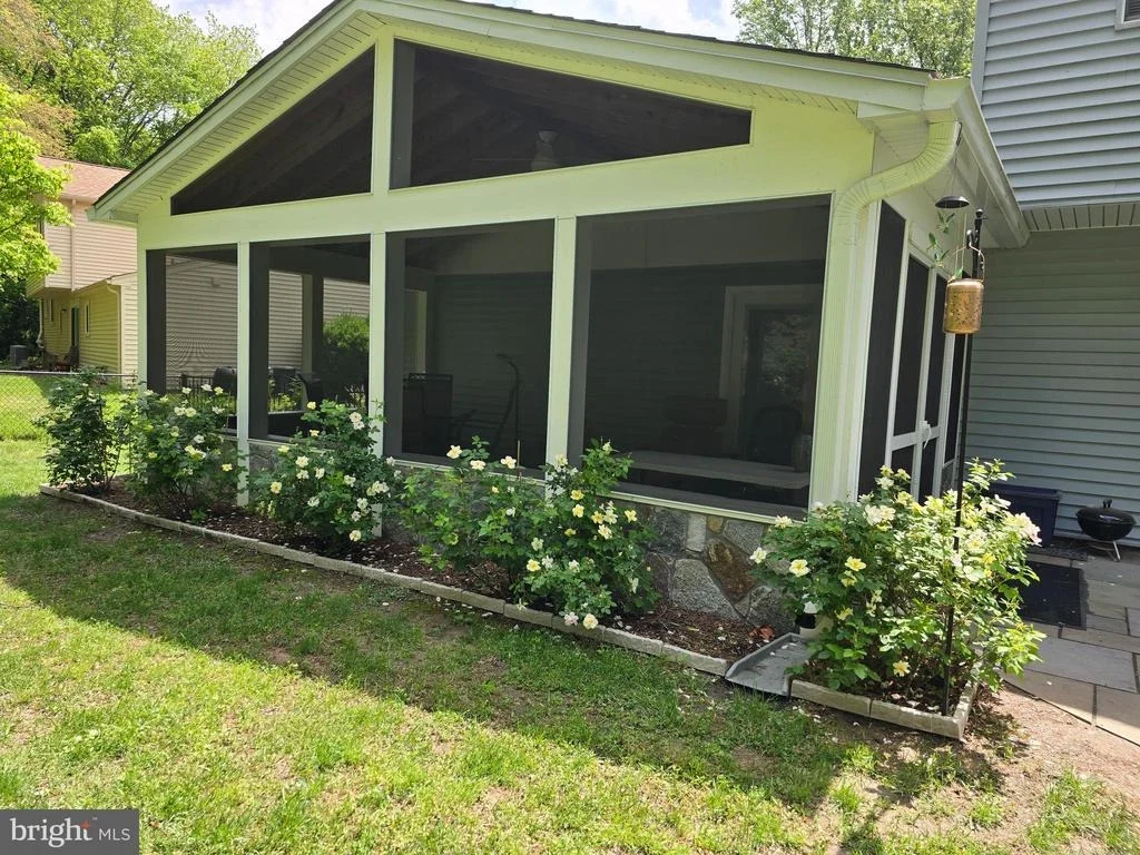 Photo of 2304 HIDDEN VALLEY LANE