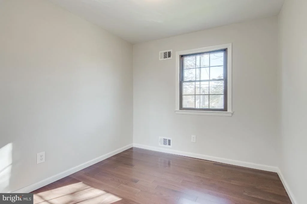 Photo of 6912 HEIDELBURG ROAD
