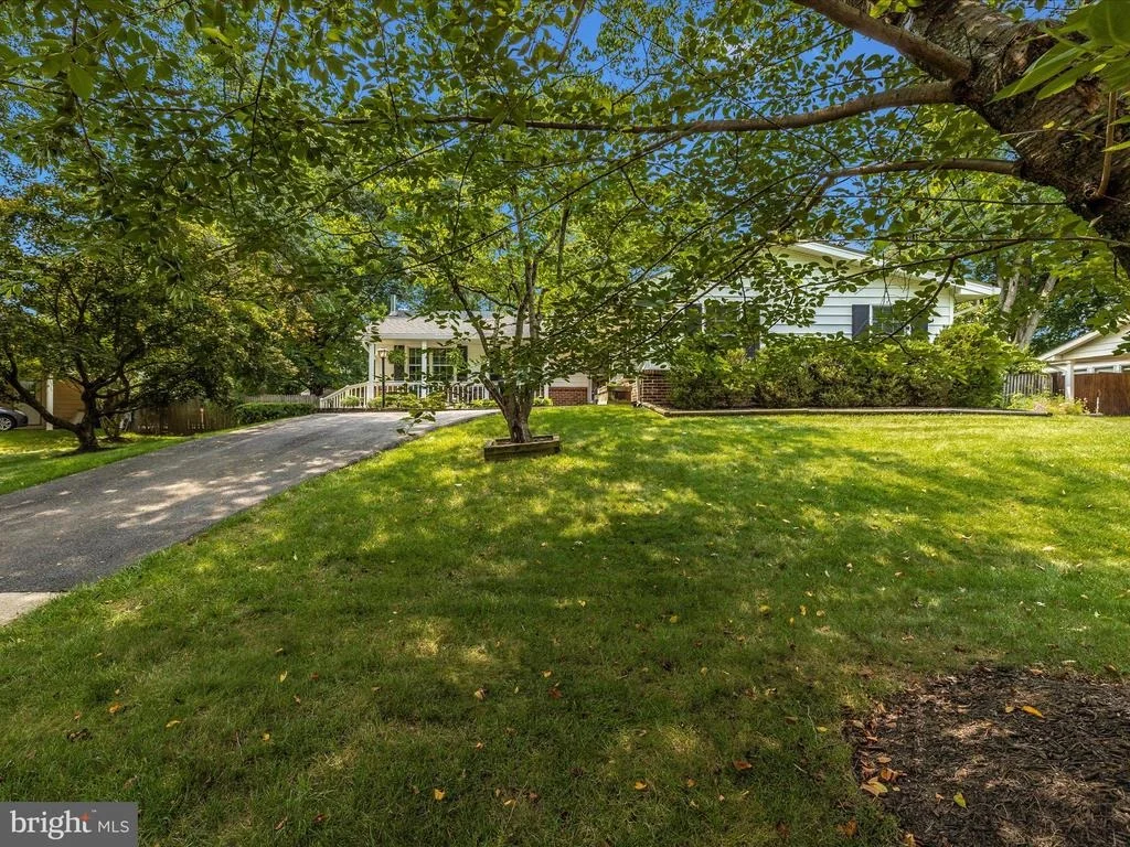 Photo of 11320 RAMBLING ROAD